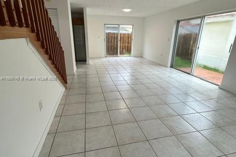 Villa ou maison à louer à Doral, Floride: 4 chambres, 183.39 m2 № 1932253 - photo 6