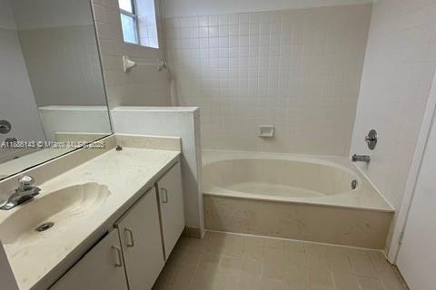 Villa ou maison à louer à Doral, Floride: 4 chambres, 183.39 m2 № 1932253 - photo 21