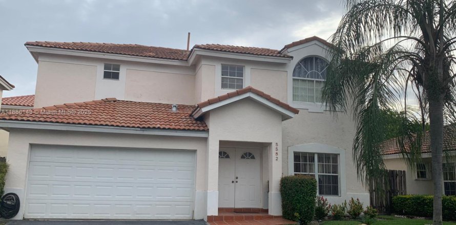 Villa ou maison à Doral, Floride 4 chambres, 183.39 m2 № 1932253