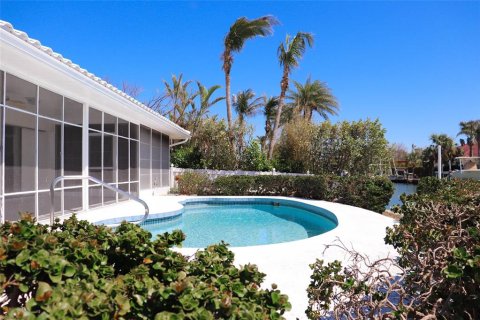 House in Holmes Beach, Florida 3 bedrooms, 205.41 sq.m. № 1574980 - photo 4