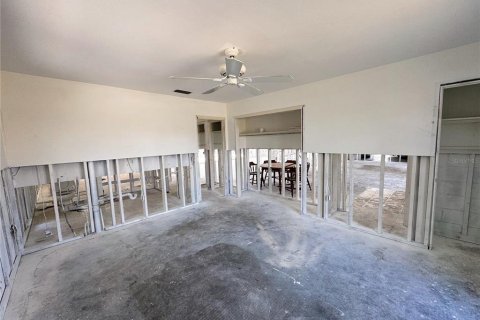 House in Holmes Beach, Florida 3 bedrooms, 205.41 sq.m. № 1574980 - photo 9