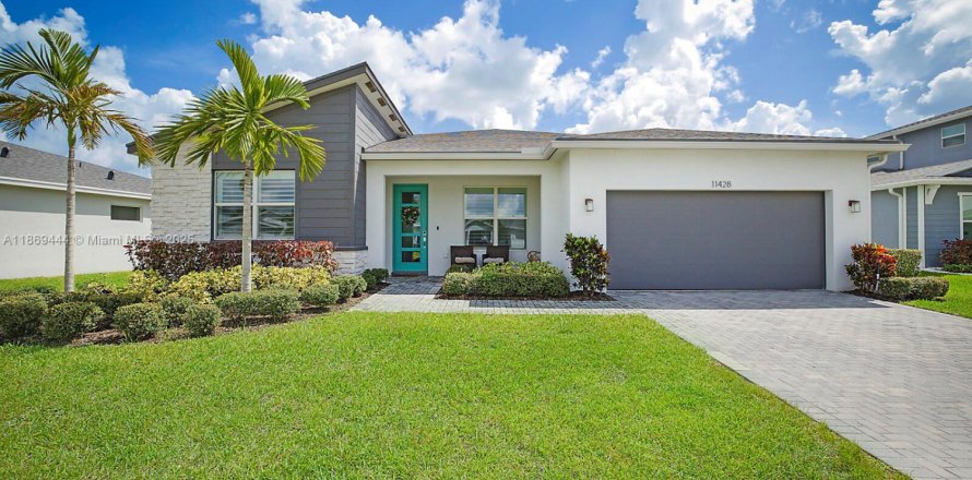 House in Port St. Lucie, Florida 3 bedrooms, 195.09 sq.m. № 1922972