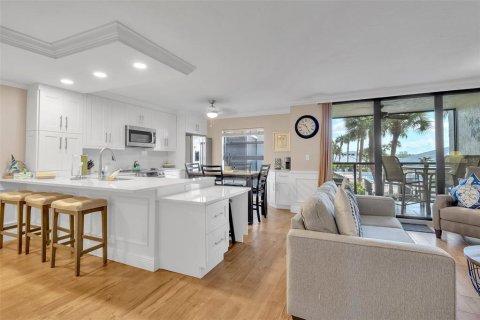 Condominio en venta en Marco Island, Florida, 1 dormitorio, 75.16 m2 № 2093060 - foto 3