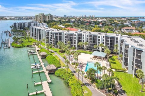 Condominio en venta en Marco Island, Florida, 1 dormitorio, 75.16 m2 № 2093060 - foto 23