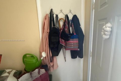 Commercial property in Miami, Florida № 1960660 - photo 10