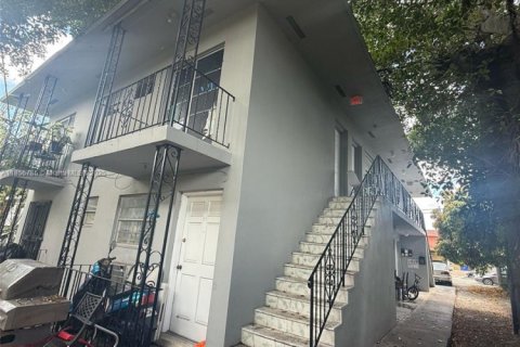 Commercial property in Miami, Florida № 1960660 - photo 4