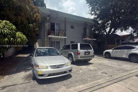 Commercial property in Miami, Florida № 1960660 - photo 2
