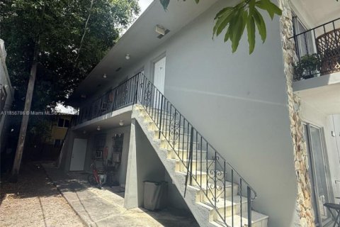 Commercial property in Miami, Florida № 1960660 - photo 3