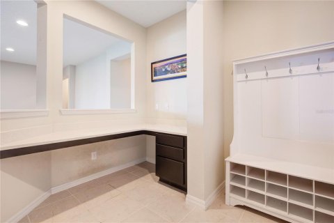 House in Winter Garden, Florida 4 bedrooms, 228.91 sq.m. № 1840452 - photo 13