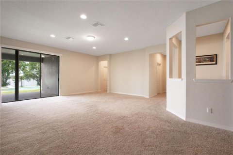 House in Winter Garden, Florida 4 bedrooms, 228.91 sq.m. № 1840452 - photo 12