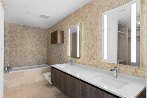 Снять в аренду кондоминиум в Майами, Флорида 1 спальня, 82.22м2, № 1988506 - фото 5