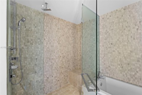 Снять в аренду кондоминиум в Майами, Флорида 1 спальня, 82.22м2, № 1988506 - фото 7