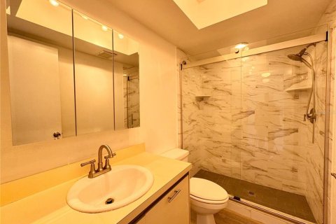 Condo in Bradenton, Florida, 2 bedrooms № 2105218 - photo 21