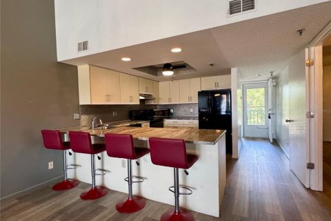 Condo in Bradenton, Florida, 2 bedrooms № 2105218 - photo 8