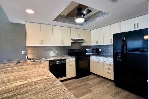 Condo in Bradenton, Florida, 2 bedrooms № 2105218 - photo 9
