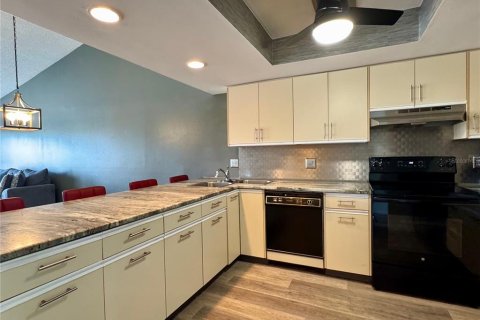 Condo in Bradenton, Florida, 2 bedrooms № 2105218 - photo 10