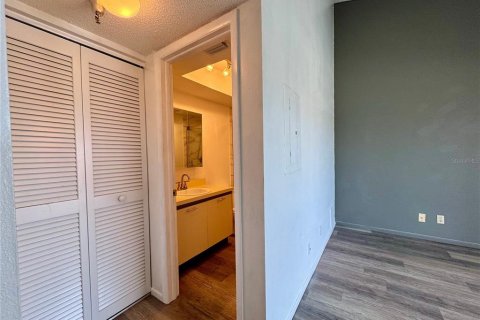 Condo in Bradenton, Florida, 2 bedrooms № 2105218 - photo 15