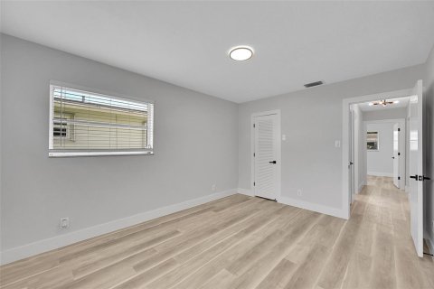 House in Margate, Florida 2 bedrooms, 106 sq.m. № 2245358 - photo 22