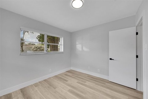 House in Margate, Florida 2 bedrooms, 106 sq.m. № 2245358 - photo 29