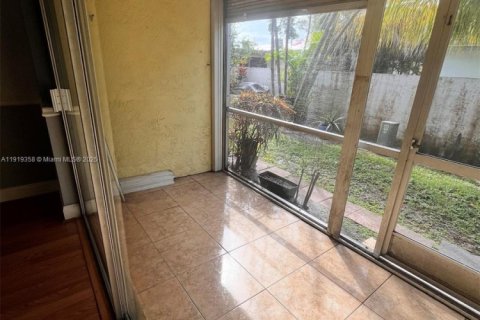 Copropriété à vendre à Coral Springs, Floride: 2 chambres, 91.97 m2 № 1975571 - photo 12