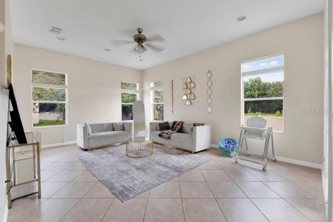 House in Ocoee, Florida 4 bedrooms, 281.59 sq.m. № 2277509 - photo 4