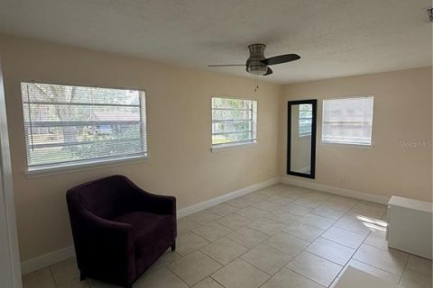 Villa ou maison à louer à Ocala, Floride: 3 chambres, 96.99 m2 № 2403455 - photo 11