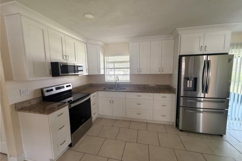 Villa ou maison à louer à Ocala, Floride: 3 chambres, 96.99 m2 № 2403455 - photo 5