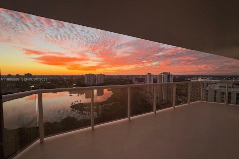 Condominio en Aventura, Florida, 2 dormitorios  № 2047141