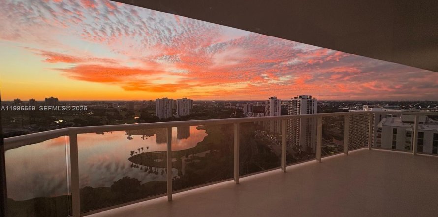 Condominio en Aventura, Florida, 2 dormitorios  № 2047141