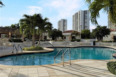 Condominio en venta en Aventura, Florida, 2 dormitorios, 144.93 m2 № 2047141 - foto 18