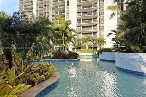 Condominio en venta en Aventura, Florida, 2 dormitorios, 144.93 m2 № 2047141 - foto 20