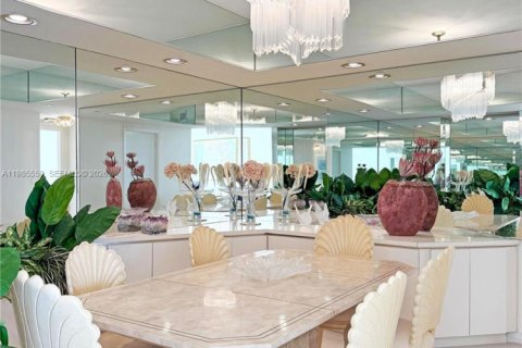 Condominio en venta en Aventura, Florida, 2 dormitorios, 144.93 m2 № 2047141 - foto 15