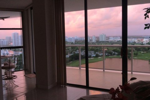Condominio en venta en Aventura, Florida, 2 dormitorios, 144.93 m2 № 2047141 - foto 4