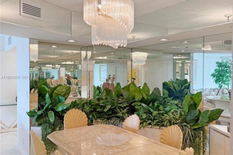 Condominio en venta en Aventura, Florida, 2 dormitorios, 144.93 m2 № 2047141 - foto 12