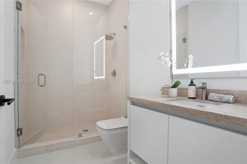 Condo in Miami, Florida, 2 bedrooms № 2071629 - photo 23