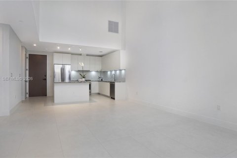 Condo in Miami, Florida, 2 bedrooms № 2071629 - photo 11