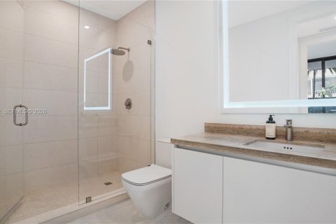 Condo in Miami, Florida, 2 bedrooms № 2071629 - photo 18