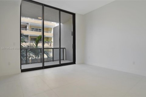 Condo in Miami, Florida, 2 bedrooms № 2071629 - photo 25