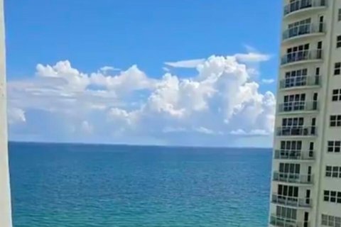 Condo in Fort Lauderdale, Florida, 2 bedrooms  № 2414162 - photo 14