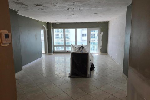 Condo in Fort Lauderdale, Florida, 2 bedrooms  № 2414162 - photo 16