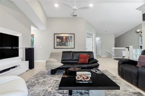 Condo in Parkland, Florida, 3 bedrooms  № 2040178 - photo 15