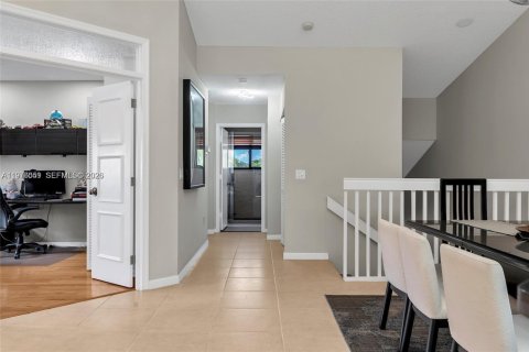 Condo in Parkland, Florida, 3 bedrooms  № 2040178 - photo 11