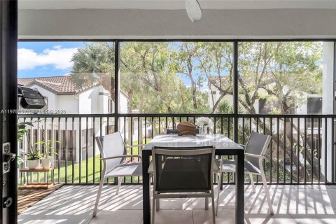 Condo in Parkland, Florida, 3 bedrooms  № 2040178 - photo 16