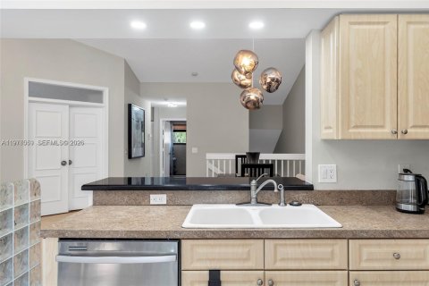 Condo in Parkland, Florida, 3 bedrooms  № 2040178 - photo 10