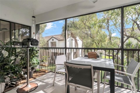 Condo in Parkland, Florida, 3 bedrooms  № 2040178 - photo 17