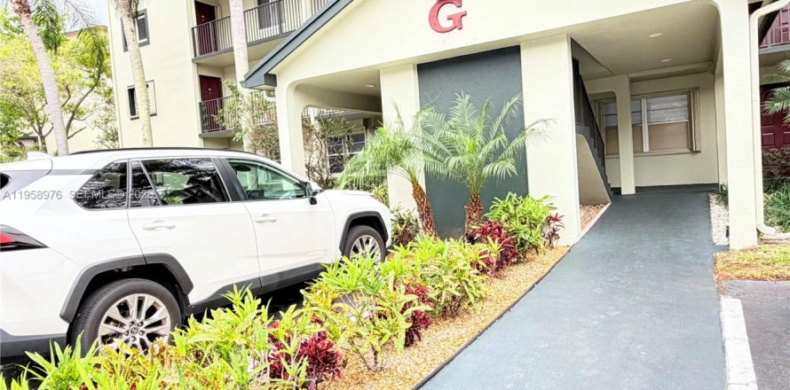 Condo in Pembroke Pines, Florida, 2 bedrooms  № 2020205
