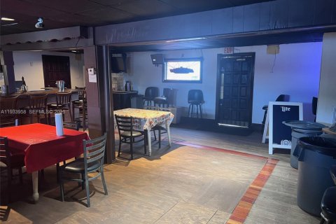 Propiedad comercial en venta en Wilton Manors, Florida № 1992247 - foto 21
