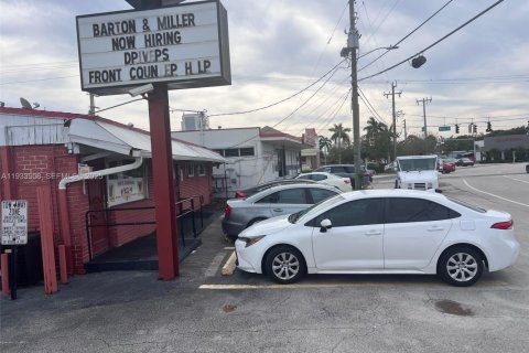 Propiedad comercial en venta en Wilton Manors, Florida № 1992247 - foto 4