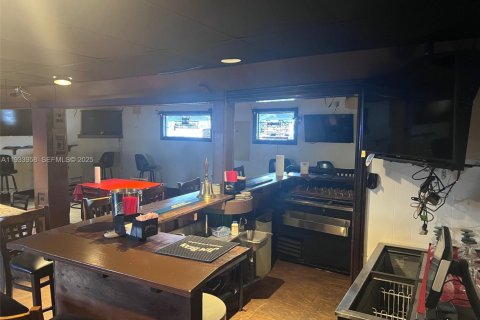 Propiedad comercial en venta en Wilton Manors, Florida № 1992247 - foto 27