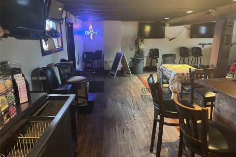 Propiedad comercial en venta en Wilton Manors, Florida № 1992247 - foto 24